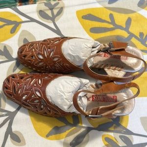 Pikolinos cut out slingbacks